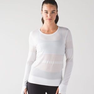 Lululemon Swiftley *hole* long sleeve